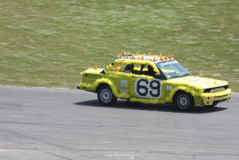 Illustration for article titled The 24 Hours Of LeMons New England 2009 Über Gallery, Part 4